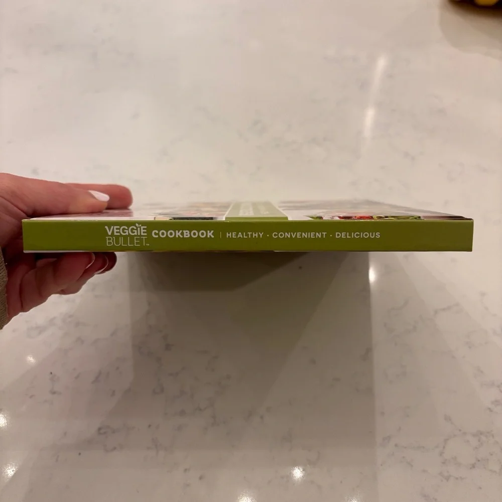 Veggie Bullet Cookbook Hardcover Recipe Book New Nutribullet NWT